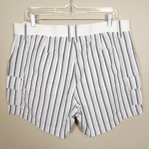 Lee women's regular fit Mid rise stripes white blue and gray short Size 16M - Picture 3 of 6